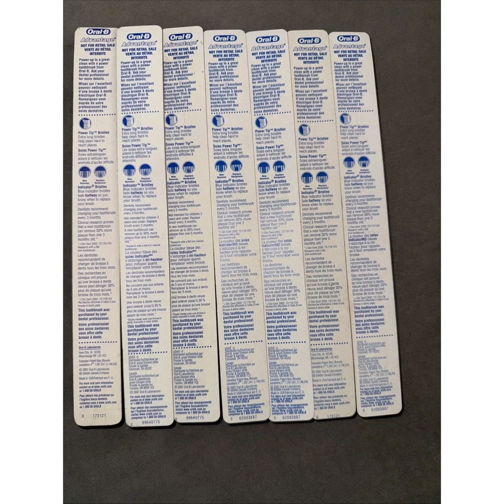 Lot‎ of 7 Oral B Toothbrushes Advantage Soft Compact 35 Bristle 2002